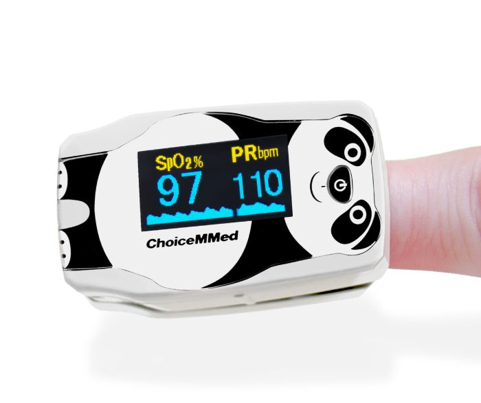 Pulsoksymetr ChoiceMMed MD300C55 Panda pomiar z na palcu